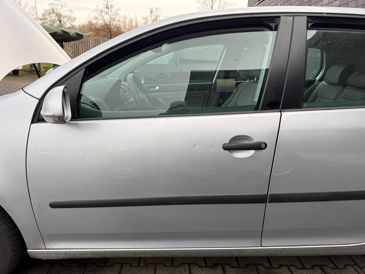 VW Golf 5 original T&uuml;r vorn links LA7W Reflexsilber 5 T&uuml;rer Flie&szlig;heck Rohbau BJ04
